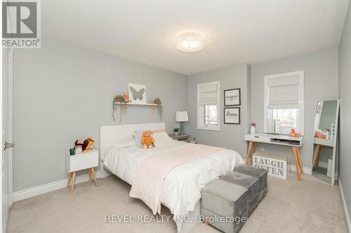 18 Jackson Drive, New Tecumseth, ON - Indoor Photo Showing Bedroom