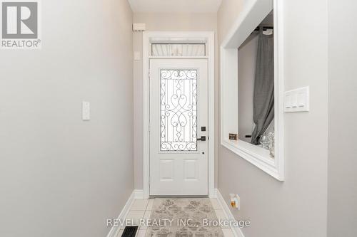 18 Jackson Drive, New Tecumseth, ON - Indoor Photo Showing Other Room