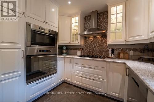 65 Kensington Street, Guelph (Waverley), ON - Indoor Photo Showing Kitchen With Upgraded Kitchen