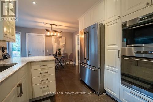 65 Kensington Street, Guelph (Waverley), ON - Indoor Photo Showing Kitchen With Upgraded Kitchen