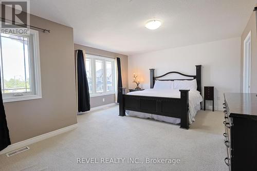 13 Cinnamon Street, Thorold, ON - Indoor Photo Showing Bedroom