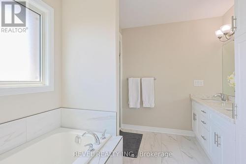 13 Cinnamon Street, Thorold, ON - Indoor Photo Showing Bathroom