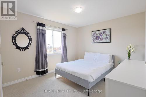 13 Cinnamon Street, Thorold, ON - Indoor Photo Showing Bedroom