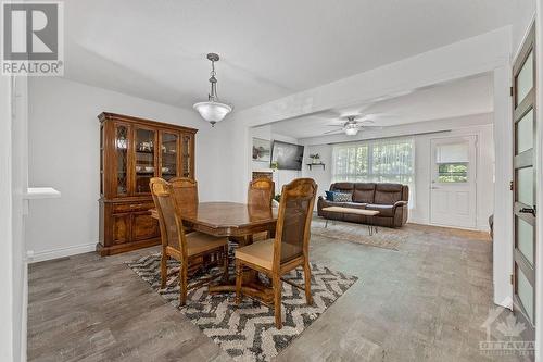 30 Carmichael Court, Ottawa, ON - Indoor Photo Showing Dining Room