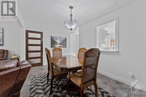 30 Carmichael Court, Ottawa, ON - Indoor Photo Showing Dining Room