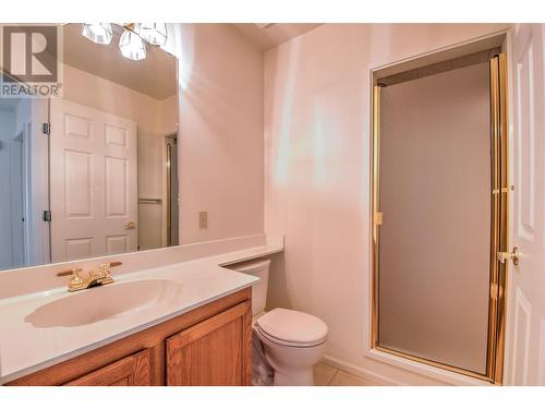 8109 Kalview Drive, Vernon, BC - Indoor Photo Showing Bathroom