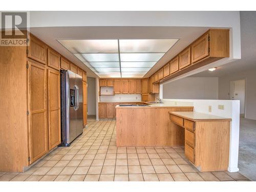 8109 Kalview Drive, Vernon, BC - Indoor Photo Showing Kitchen