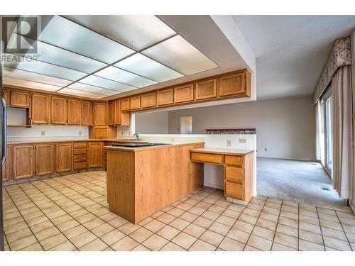 8109 Kalview Drive, Vernon, BC - Indoor Photo Showing Kitchen