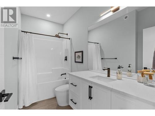 1846 Viewpoint Crescent, Kelowna, BC - Indoor Photo Showing Bathroom