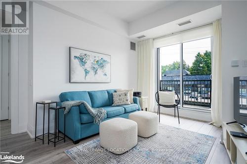 207 - 1 Hume Street, Collingwood, ON - Indoor Photo Showing Living Room