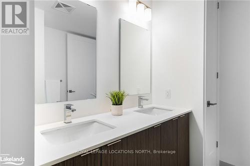 207 - 1 Hume Street, Collingwood, ON - Indoor Photo Showing Bathroom