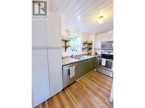 2107 Mcintosh Road, Prince George, BC - Indoor Photo Showing Kitchen With Double Sink