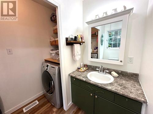 2107 Mcintosh Road, Prince George, BC - Indoor Photo Showing Laundry Room