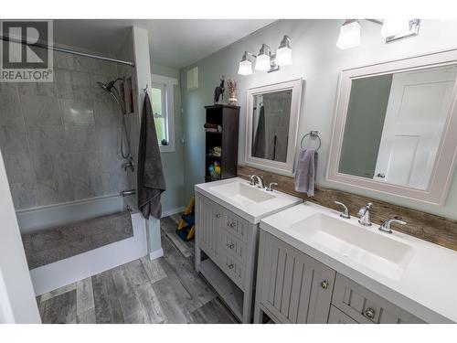 3657 Fisher Road, Prince George, BC - Indoor Photo Showing Laundry Room