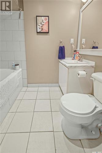 2215 Harvey Street, Regina, SK - Indoor Photo Showing Bathroom