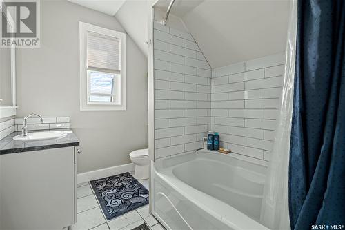 2215 Harvey Street, Regina, SK - Indoor Photo Showing Bathroom