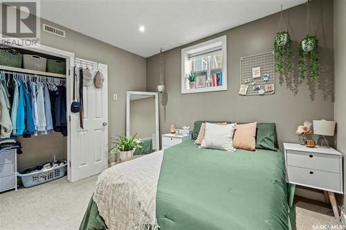 2215 Harvey Street, Regina, SK - Indoor Photo Showing Bedroom