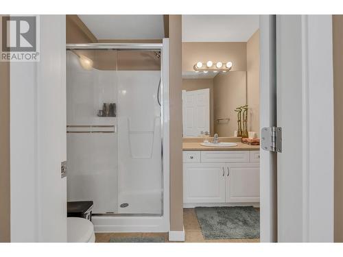 778 Rutland Road Unit# 402, Kelowna, BC - Indoor Photo Showing Bathroom