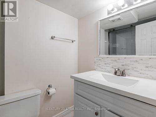 382 Lynett Crescent, Richmond Hill (Crosby), ON - Indoor Photo Showing Bathroom