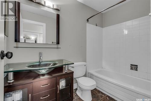 405 512 4Th Avenue N, Saskatoon, SK - Indoor Photo Showing Bathroom