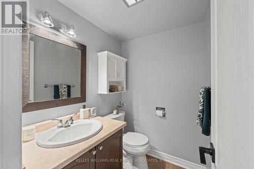 584 Ashprior Avenue, Mississauga (Hurontario), ON - Indoor Photo Showing Bathroom