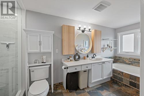 584 Ashprior Avenue, Mississauga (Hurontario), ON - Indoor Photo Showing Bathroom