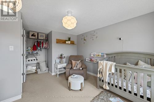 584 Ashprior Avenue, Mississauga (Hurontario), ON - Indoor Photo Showing Bedroom