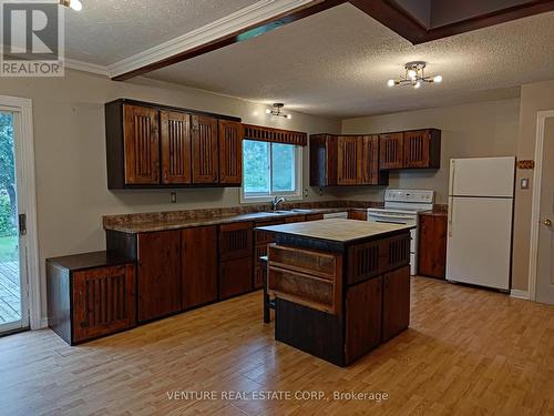 1517 Mayrene Crescent, Ottawa, ON - Indoor Photo Showing Kitchen With Double Sink