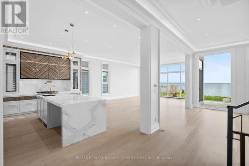 68 Seabreeze Crescent, Hamilton (Lakeshore), ON - Indoor Photo Showing Kitchen