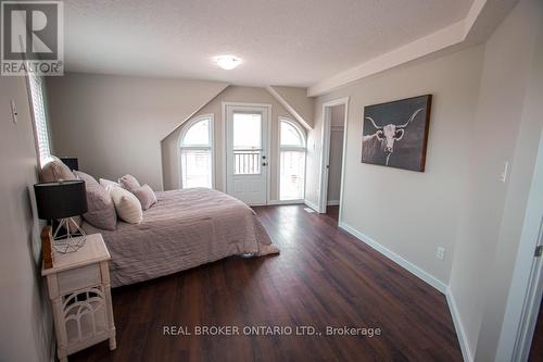 B - 489 East Avenue, Kitchener, ON - Indoor Photo Showing Bedroom