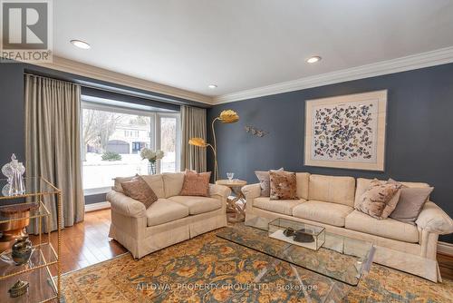 189 Banbury Road, Toronto, ON - Indoor Photo Showing Living Room