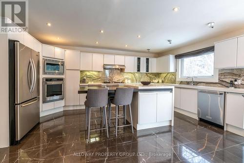 189 Banbury Road, Toronto, ON - Indoor Photo Showing Kitchen With Upgraded Kitchen