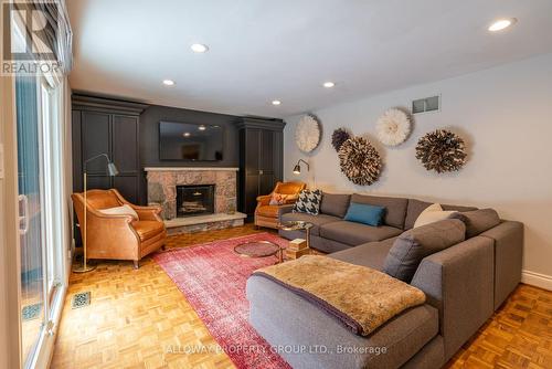 189 Banbury Road, Toronto (Banbury-Don Mills), ON - Indoor Photo Showing Living Room With Fireplace