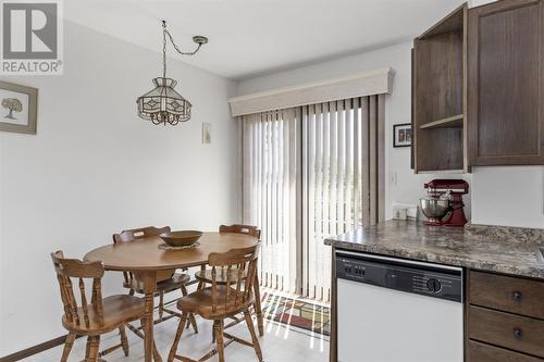 1745 Queen St E, Sault Ste. Marie, ON - Indoor Photo Showing Dining Room