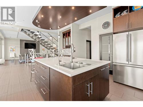 7486 Tronson Road, Vernon, BC - Indoor Photo Showing Kitchen With Double Sink With Upgraded Kitchen