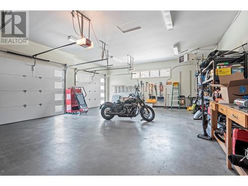 7486 Tronson Road, Vernon, BC - Indoor Photo Showing Garage