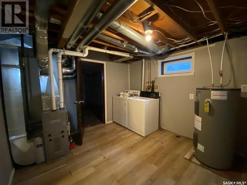 309 3Rd Avenue W, Smiley, SK - Indoor Photo Showing Laundry Room