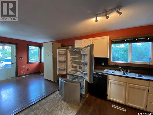 309 3Rd Avenue W, Smiley, SK - Indoor Photo Showing Kitchen With Double Sink