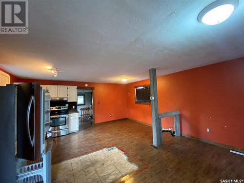 309 3Rd Avenue W, Smiley, SK - Indoor