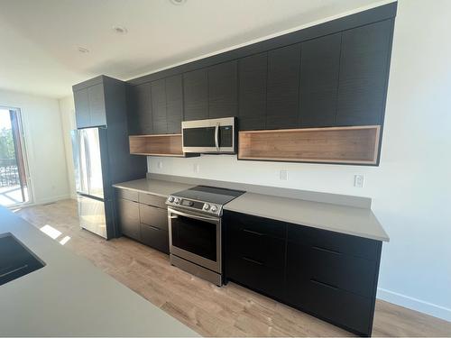 610 Ponderosa Drive, Kimberley, BC - Indoor Photo Showing Kitchen