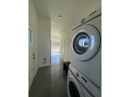 610 Ponderosa Drive, Kimberley, BC - Indoor Photo Showing Laundry Room