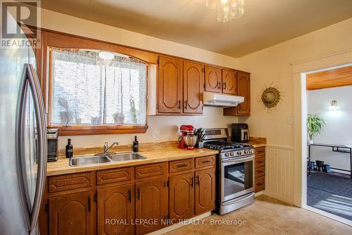 51 Phipps Street, Fort Erie, ON - Indoor Photo Showing Kitchen With Double Sink