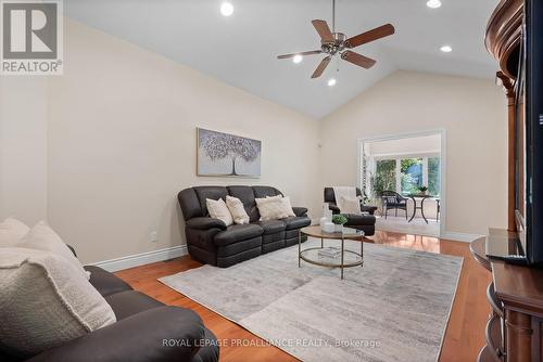 477 French Settlement Road, Tweed, ON - Indoor Photo Showing Living Room