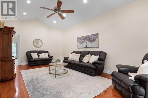 477 French Settlement Road, Tweed, ON - Indoor Photo Showing Living Room