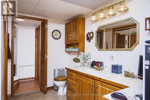 65 South Trent Street, Quinte West, ON - Indoor Photo Showing Bathroom