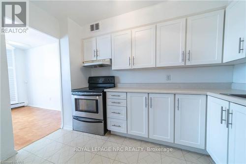 406 - 35 Towering Heights Boulevard, Niagara Falls, ON - Indoor Photo Showing Kitchen