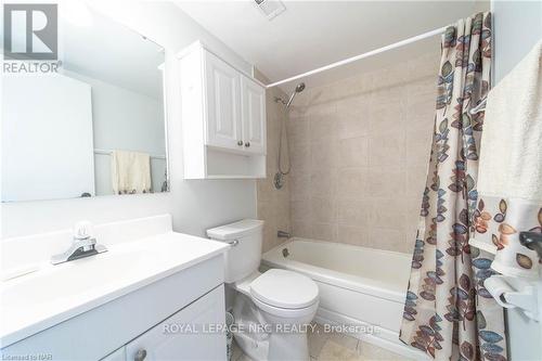 406 - 35 Towering Heights Boulevard, Niagara Falls, ON - Indoor Photo Showing Bathroom