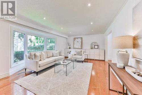 4456 Hawthorne Drive, Burlington (Shoreacres), ON - Indoor Photo Showing Living Room