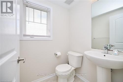 7739 Dockweed Drive, Niagara Falls, ON - Indoor Photo Showing Bathroom