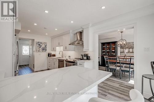 5 - 80 Sarah Lane, Oakville, ON - Indoor Photo Showing Kitchen